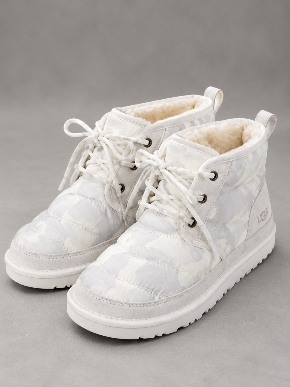 UGG Neumel LTA Peace Camo Puffer Chukka Boots Men’s 8 White Gray